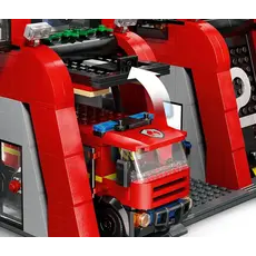 LEGO Constructor City Fire Station with a Fire Truck, 4 image