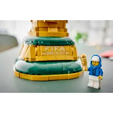 LEGO Constructor Editions Football FIFA World Cup™ Official Trophy, 4 image