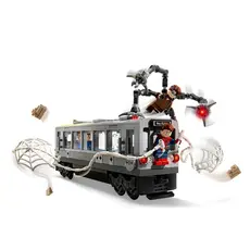 LEGO Constructor Super Heroes Spider-Man vs. Doc Ock Subway Train Scene, 4 image
