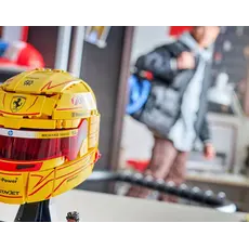LEGO Constructor Scuderia Ferrari HP Lewis Hamilton Helmet, 5 image