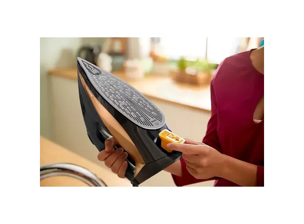 უთო Philips DST7040/80, 2800W, 300ML, Steam Iron, Black/Golden, 3 image