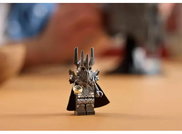 ლეგო LEGO Constructor Icons The Lord of the Rings: Sauron's Helmet, 6 image