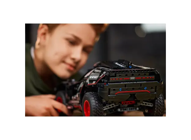 ლეგო LEGO Tech Audi RS Q e-tron, 4 image