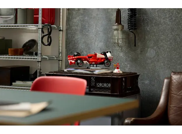 LEGO Constructor Icons Ferrari F2004 and Michael Schumacher, 8 image